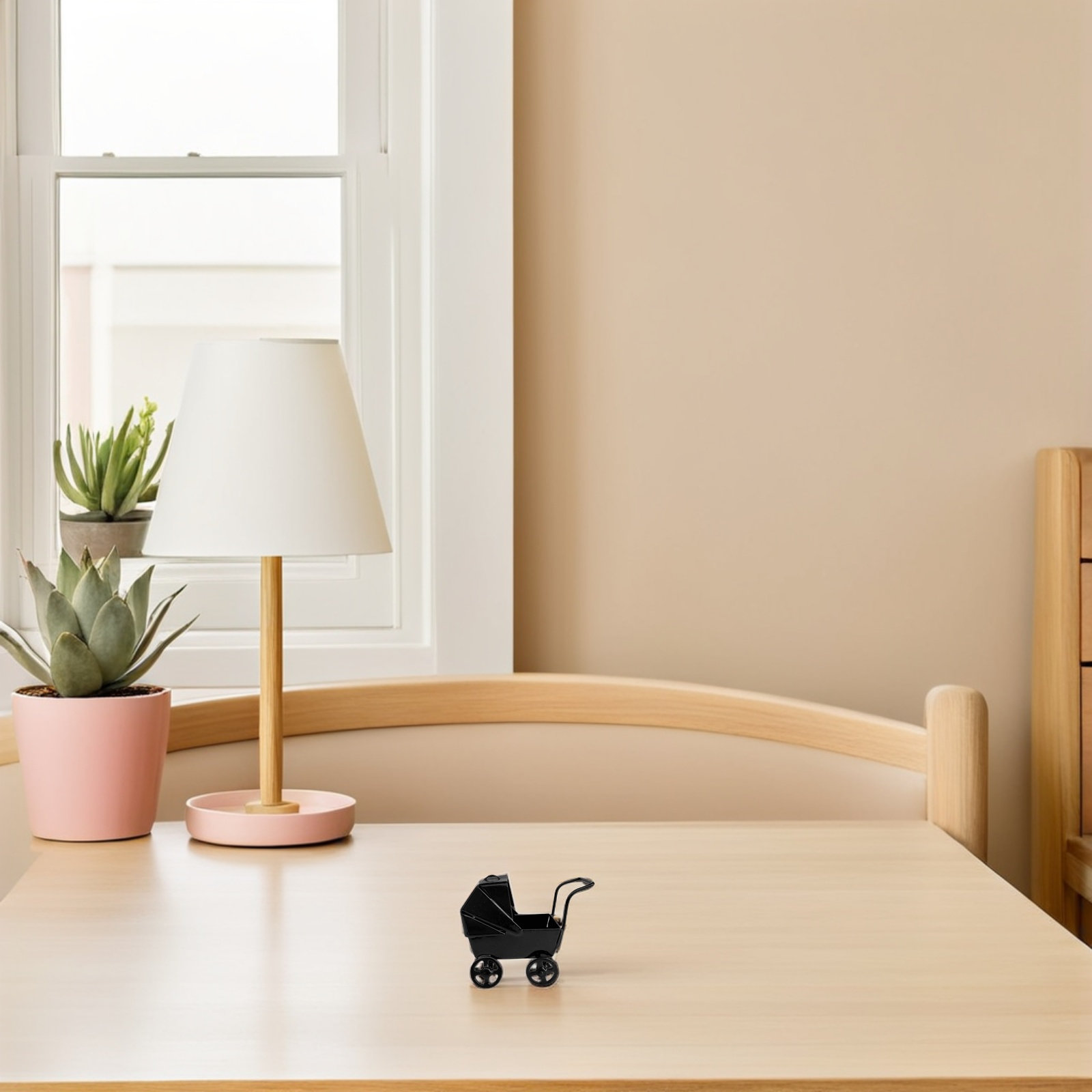 Baby Nursery Bookshelf - รถเข็นเด็กขนาดเล็กดีไซน์ย้อนยุค รถเข็นเด็กขนาดกะทัดรัดสำหรับตกแต่งชั้นวางหนังสือบนโต๊ะทำงานหรือห้องเด็ก พร้อมดีไซน์ที่สมจริง