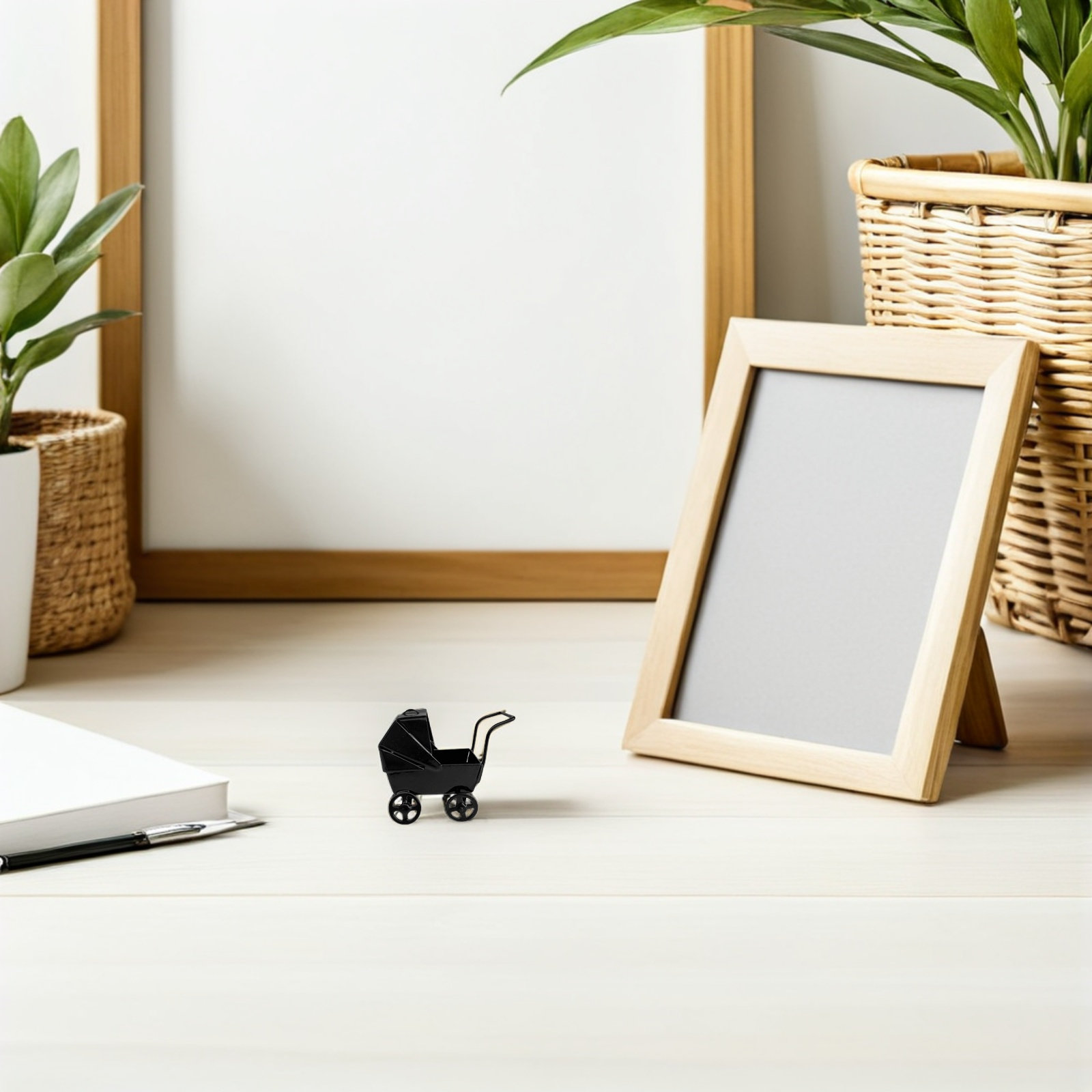 รถเข็นเด็กขนาดเล็กดีไซน์ย้อนยุ - Baby Nursery Bookshelf บทวิจารณ์และราคา